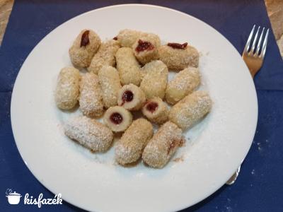 Lekvárral töltött nudli