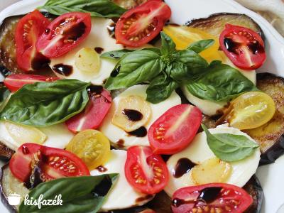 Caprese saláta grillezett padlizsánnal