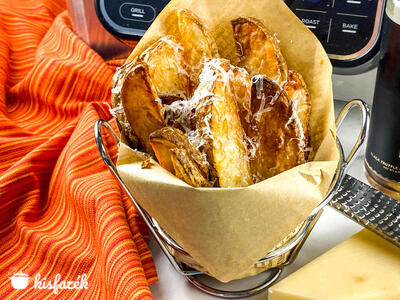 Parmezános szarvasgombás krumpligerezdek Air Fryer-ben