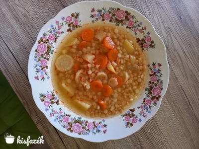 Tarhonyaleves háziasan