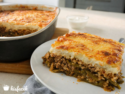 Rakott zöldbab sajtos tetővel