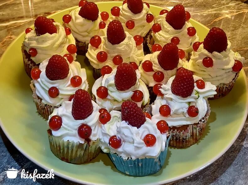 Banános muffin extrákkal