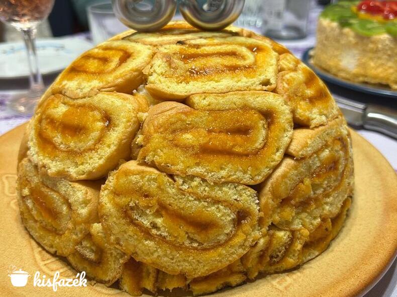 Barackos mascarponés Charlotte-torta