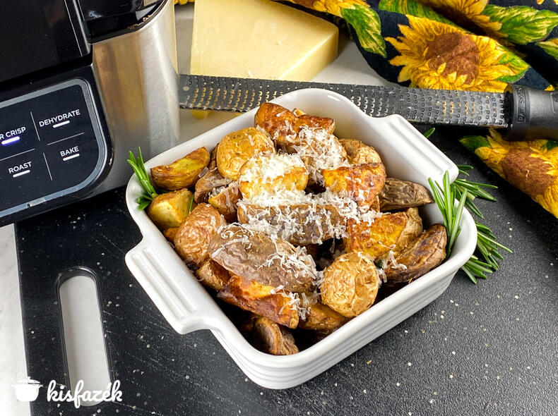 Rozmaringos-fokhagymás sült burgonya Air Fryer-ben