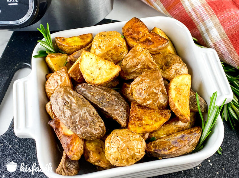 Rozmaringos-fokhagymás sült burgonya Air Fryer-ben