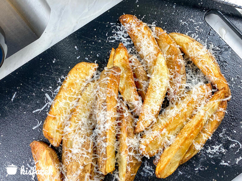 Parmezános szarvasgombás krumpligerezdek Air Fryer-ben