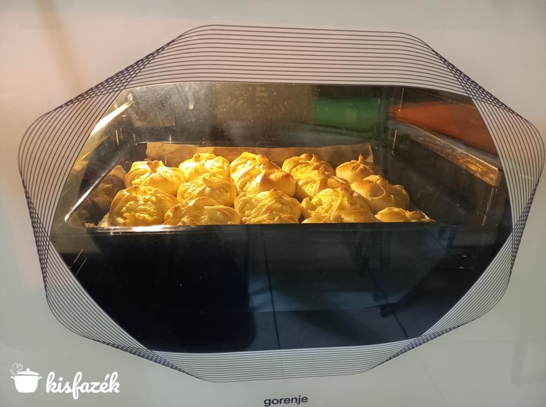 Túrós batyu kelt tésztából