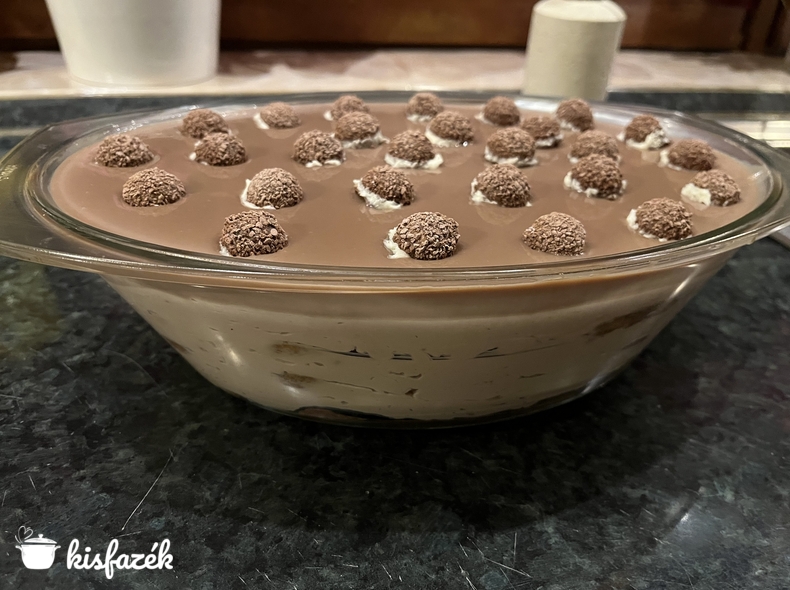 Kinder Joy tiramisu