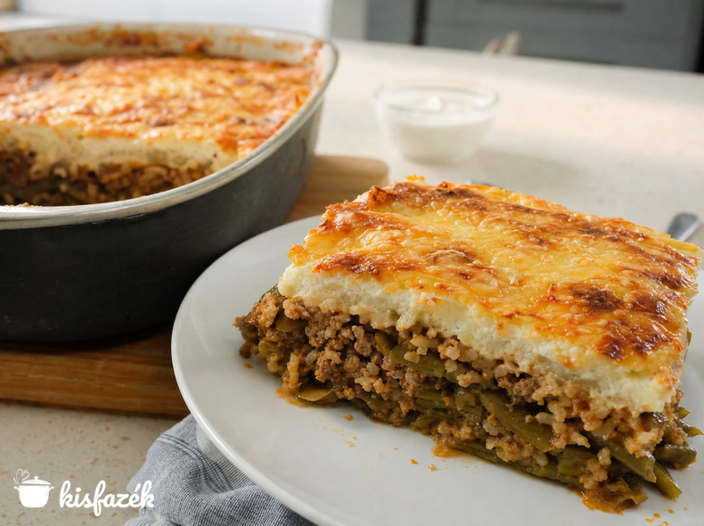 Rakott zöldbab sajtos tetővel
