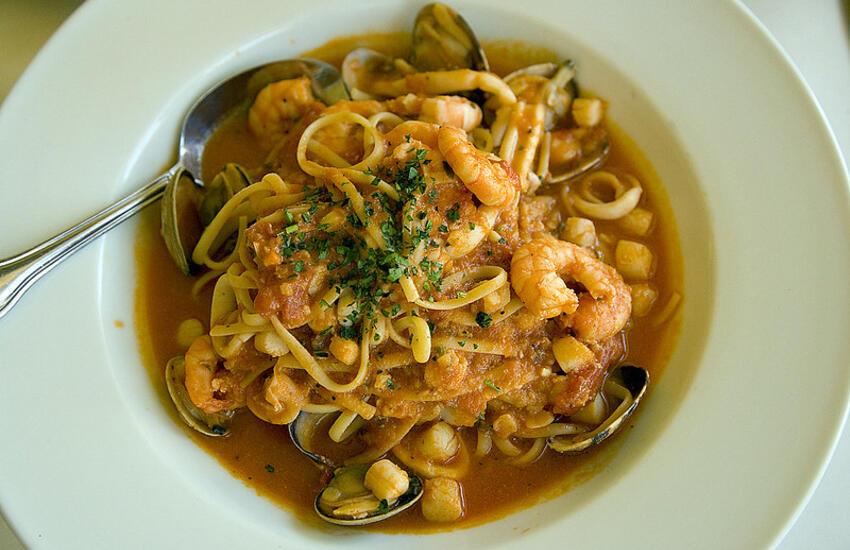 tenger gyümölcsei spagetti