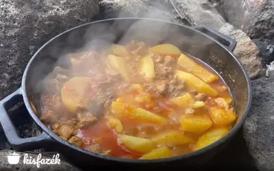 Egyszerű, de nagyszerű: a pincepörkölt története és receptje