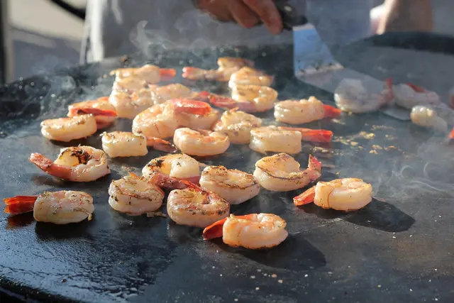 Grillezett garnélarák citromos-fokhagymás pácban