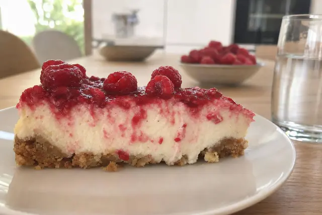 Málnás sajttorta