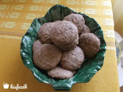 Fahéjas diós keksz
