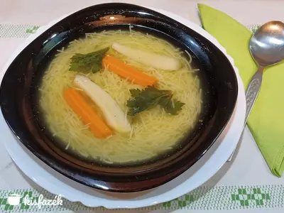  Hamis húsleves cukkini bélből