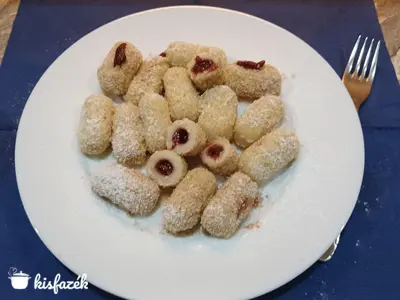 Lekvárral töltött nudli