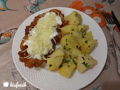 Mátrai borzaska csirkemellből petrezselymes burgonyával