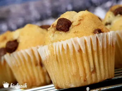 Egyszerű, csokidarabos muffin