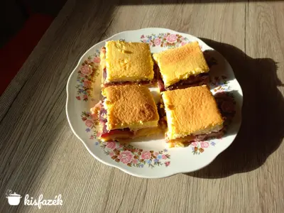 Habos-szilvás sütemény
