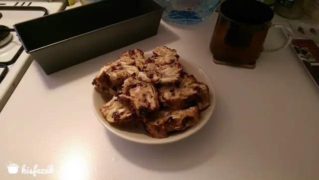 Fahéjas-áfonyás gyümölcskenyér (cukormentes recept)