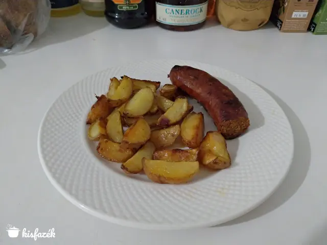 Sült kolbász krumplival