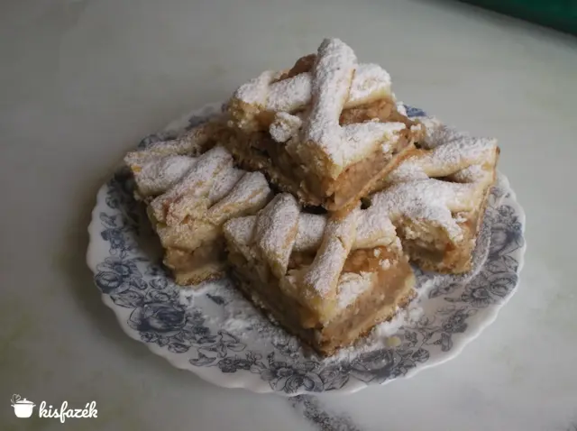 Rácsos almás pite