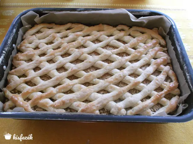 Rácsos almás pite