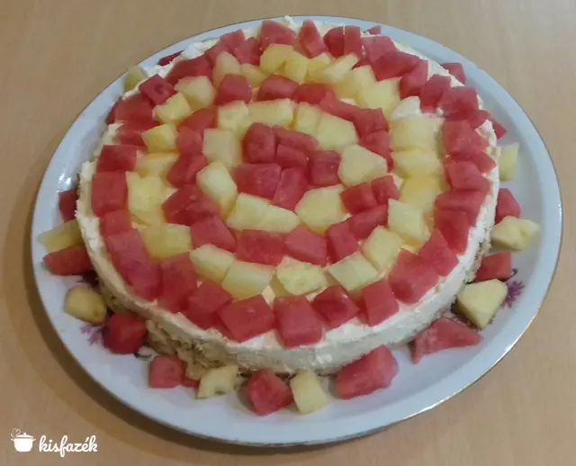 Színes dinnyetorta sajtkrémes túróval