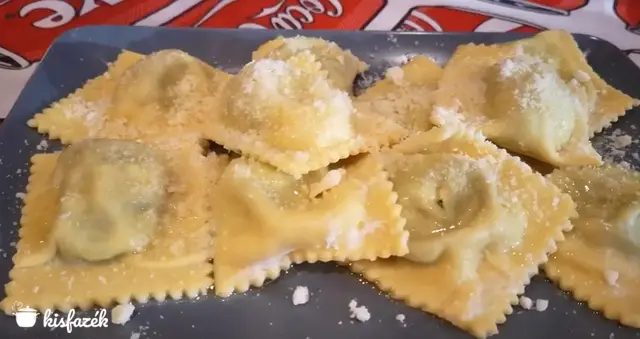 Ricottás spenótos tortellini