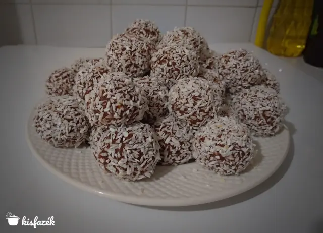 Rumos kókuszgolyó lekvárral