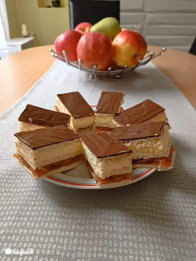 Almás krémes