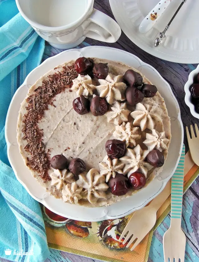 Rumos meggyes gesztenyetorta