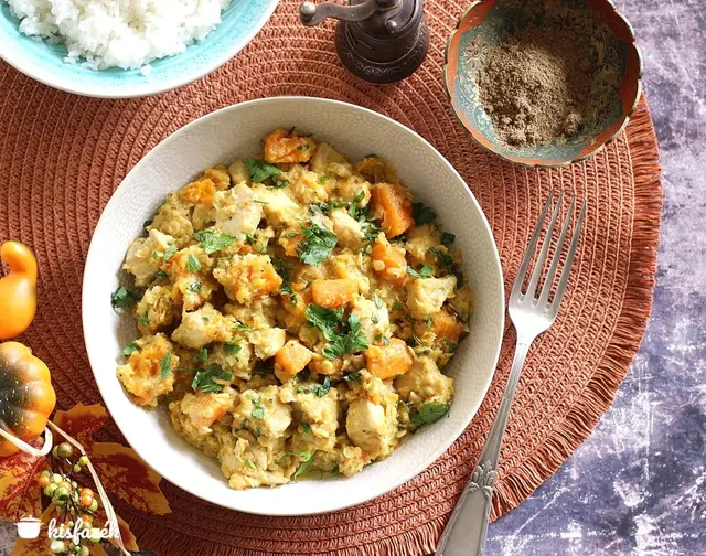 Sütőtökös vöröslencsés curry