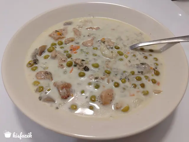 Tárkonyos csirkeraguleves
