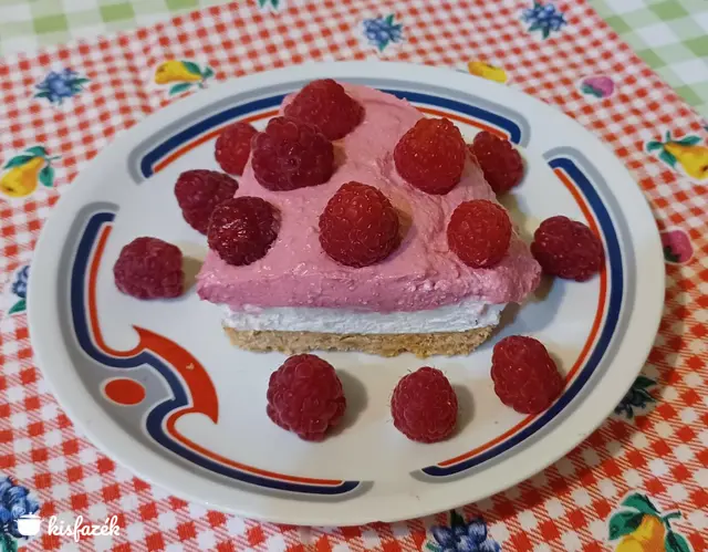 Sütés nélküli málnás torta