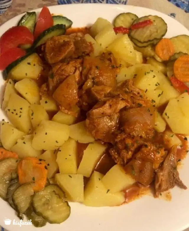Csülökpörkölt