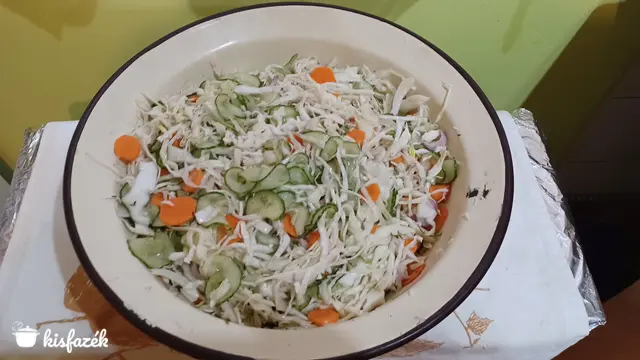 Birsalmás vegyes káposztasaláta