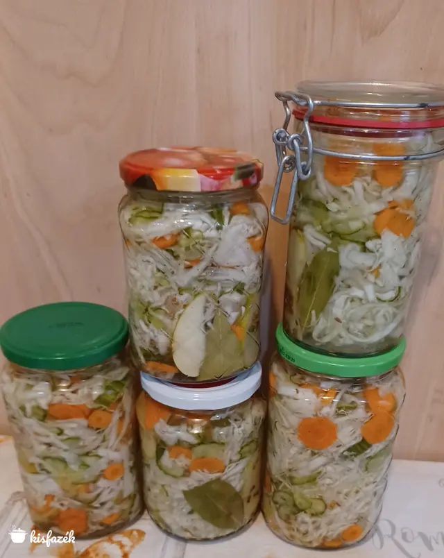 Birsalmás vegyes káposztasaláta