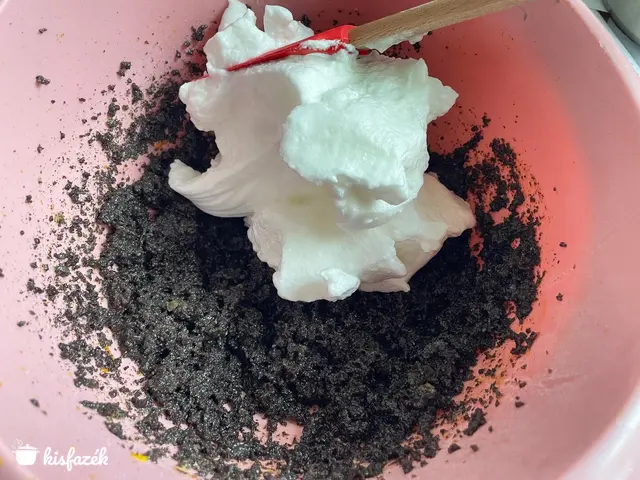 Lisztmentes máktorta mascarpone krémmel