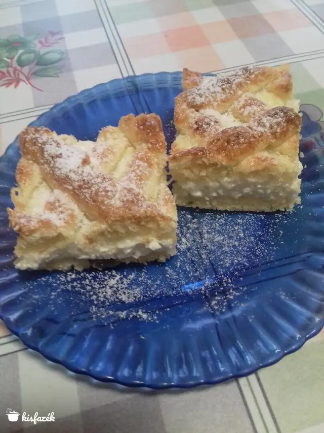 Rácsos túrós sütemény
