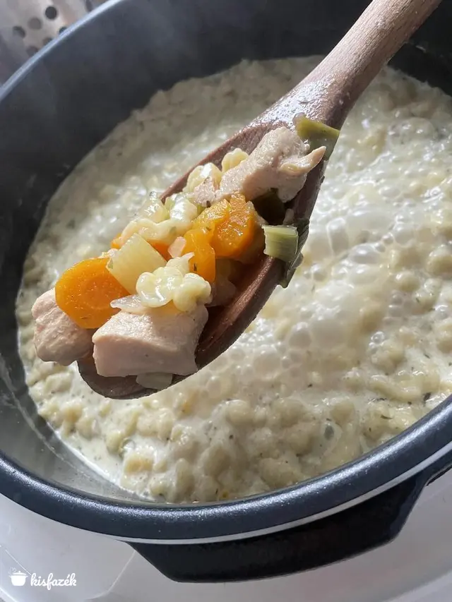 Házi, sűrű csirkeleves