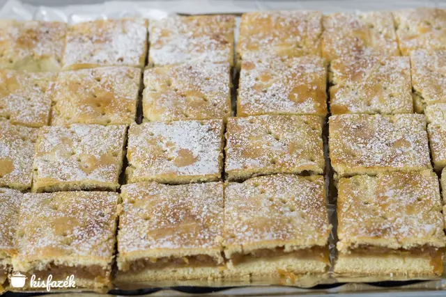 Omlós almás pite