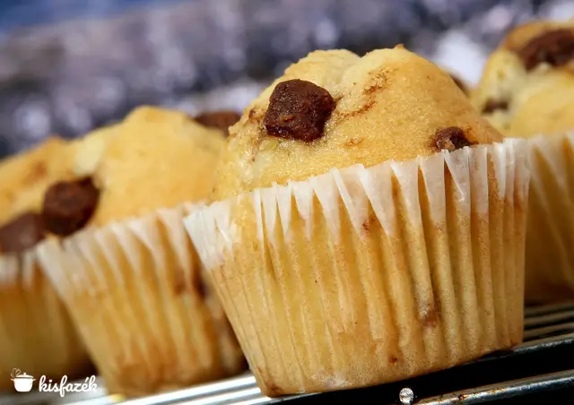 Egyszerű, csokidarabos muffin