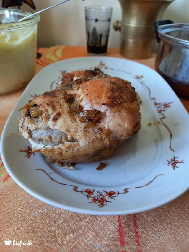 Pulykamell aszalt gyümölccsel töltve