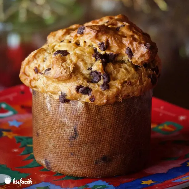 Olasz kuglóf (panettone) csokisan