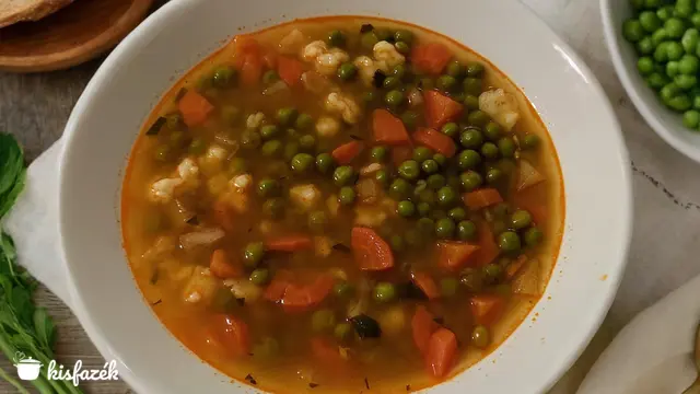 Édes borsóleves galuskával