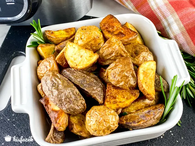 Rozmaringos-fokhagymás sült burgonya Air Fryer-ben