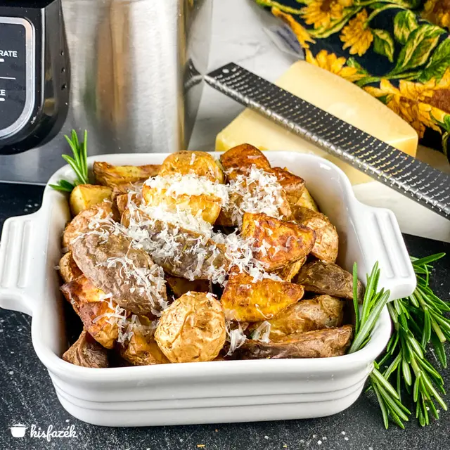 Rozmaringos-fokhagymás sült burgonya Air Fryer-ben