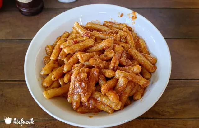 Hagymás nudli