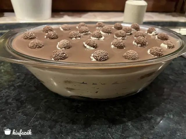 Kinder Joy tiramisu